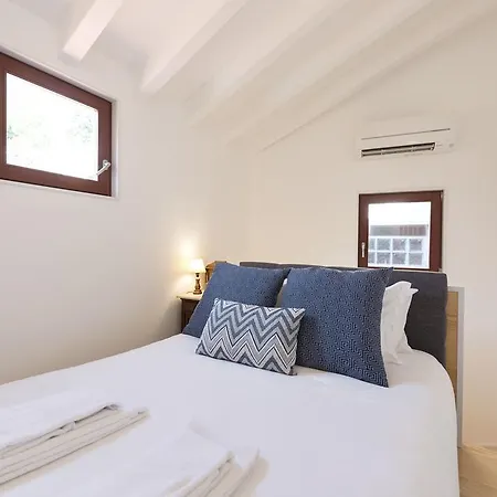 Lovelystay - Caldeireiros Garden Little House Apartamento *