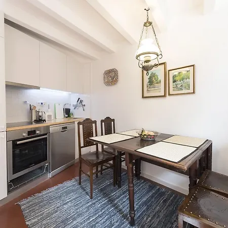 Apartamento Lovelystay - Caldeireiros Garden Little House *