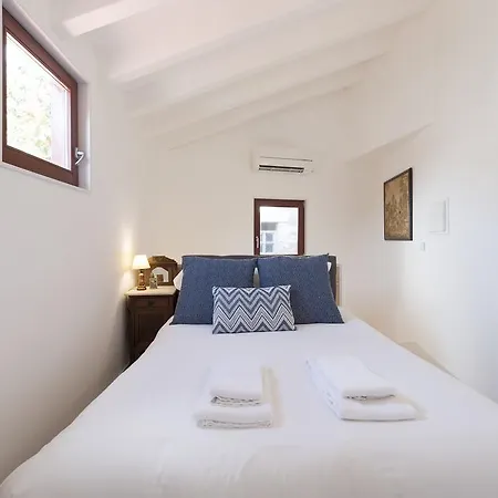 Apartamento Lovelystay - Caldeireiros Garden Little House Oporto