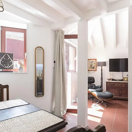 Lovelystay - Caldeireiros Garden Little House Oporto